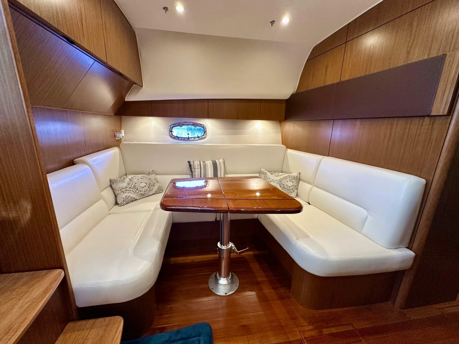 2018 Tiara Yachts 4300 Open