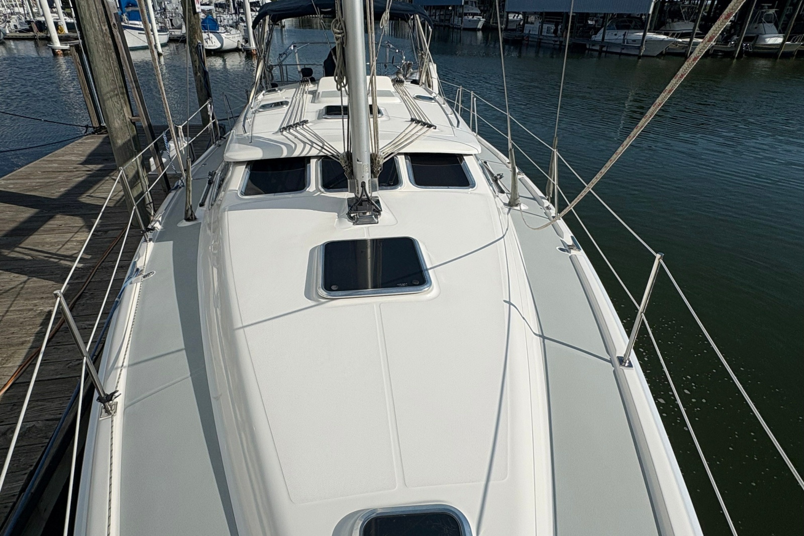 2007 Hunter 41 Deck Salon