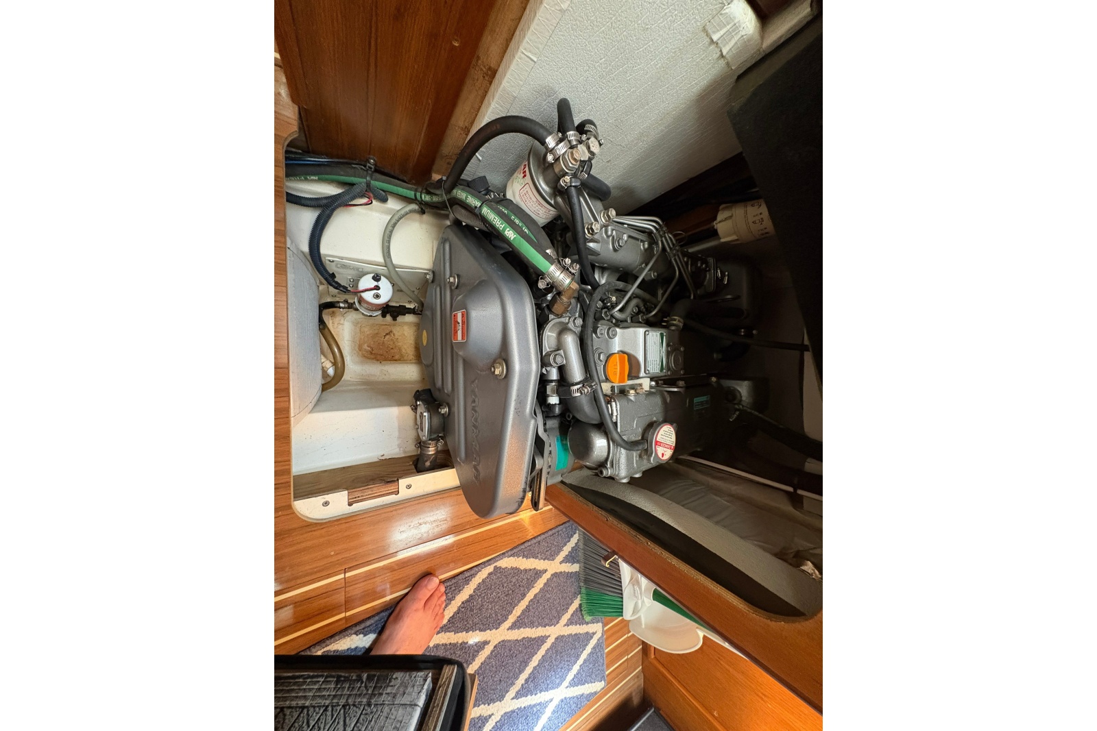 2007 Hunter 41 Deck Salon