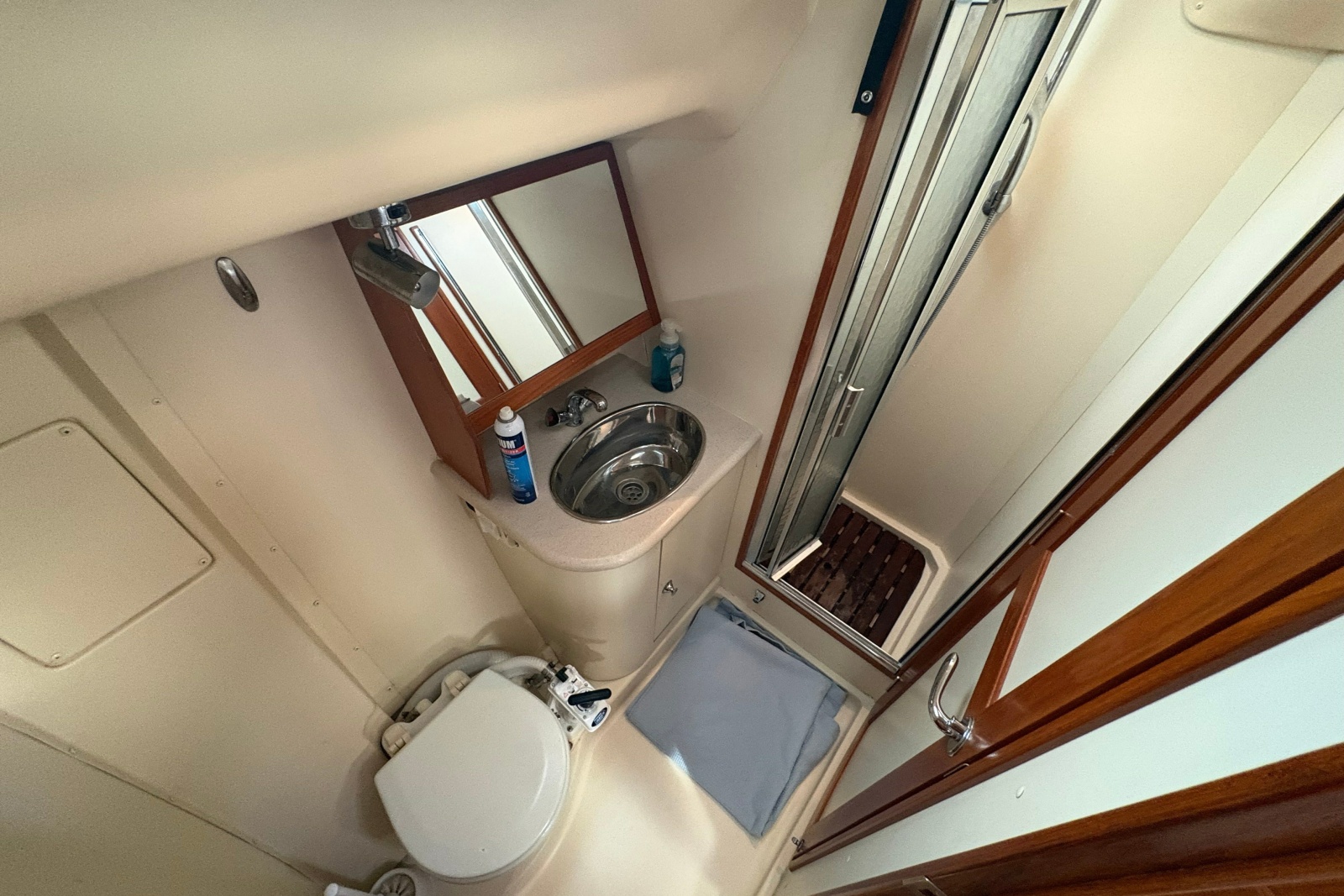 2007 Hunter 41 Deck Salon