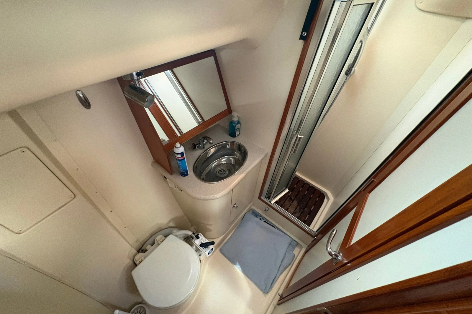 2007 Hunter 41 Deck Salon