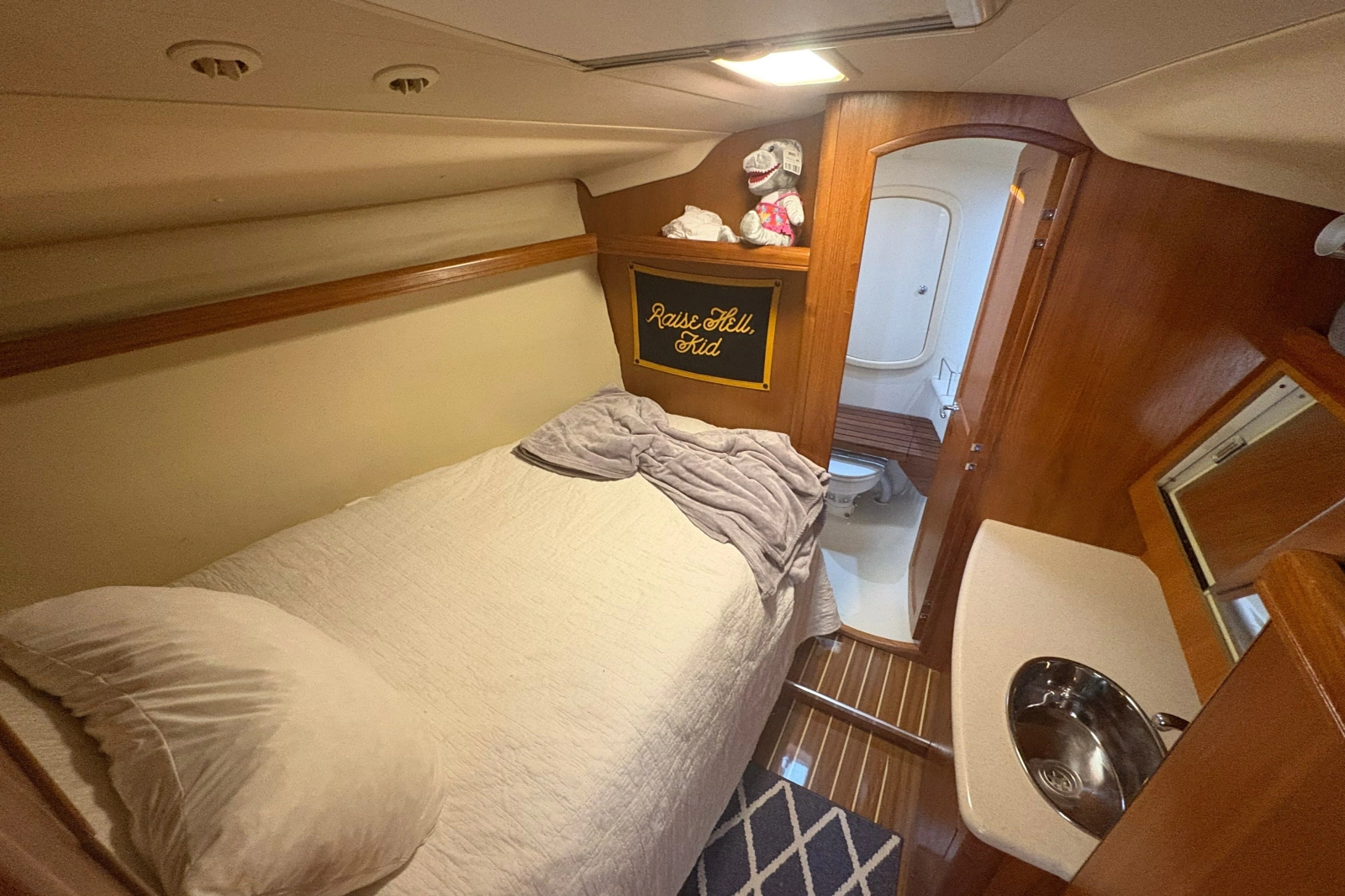 2007 Hunter 41 Deck Salon