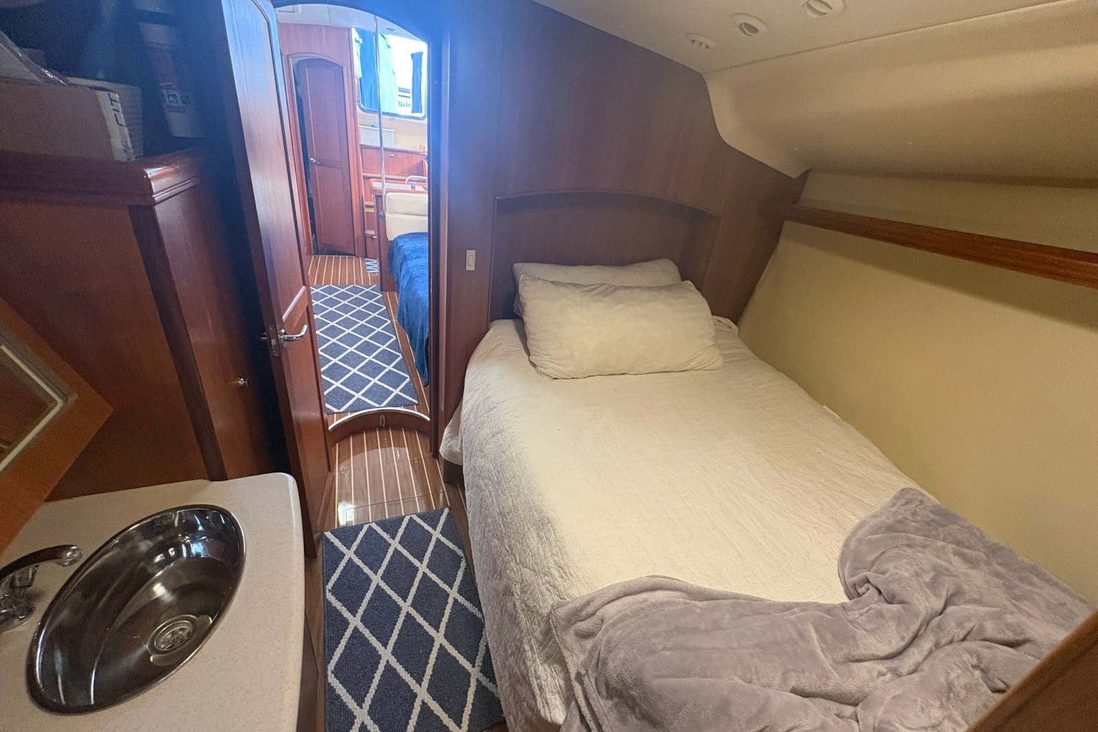 2007 Hunter 41 Deck Salon