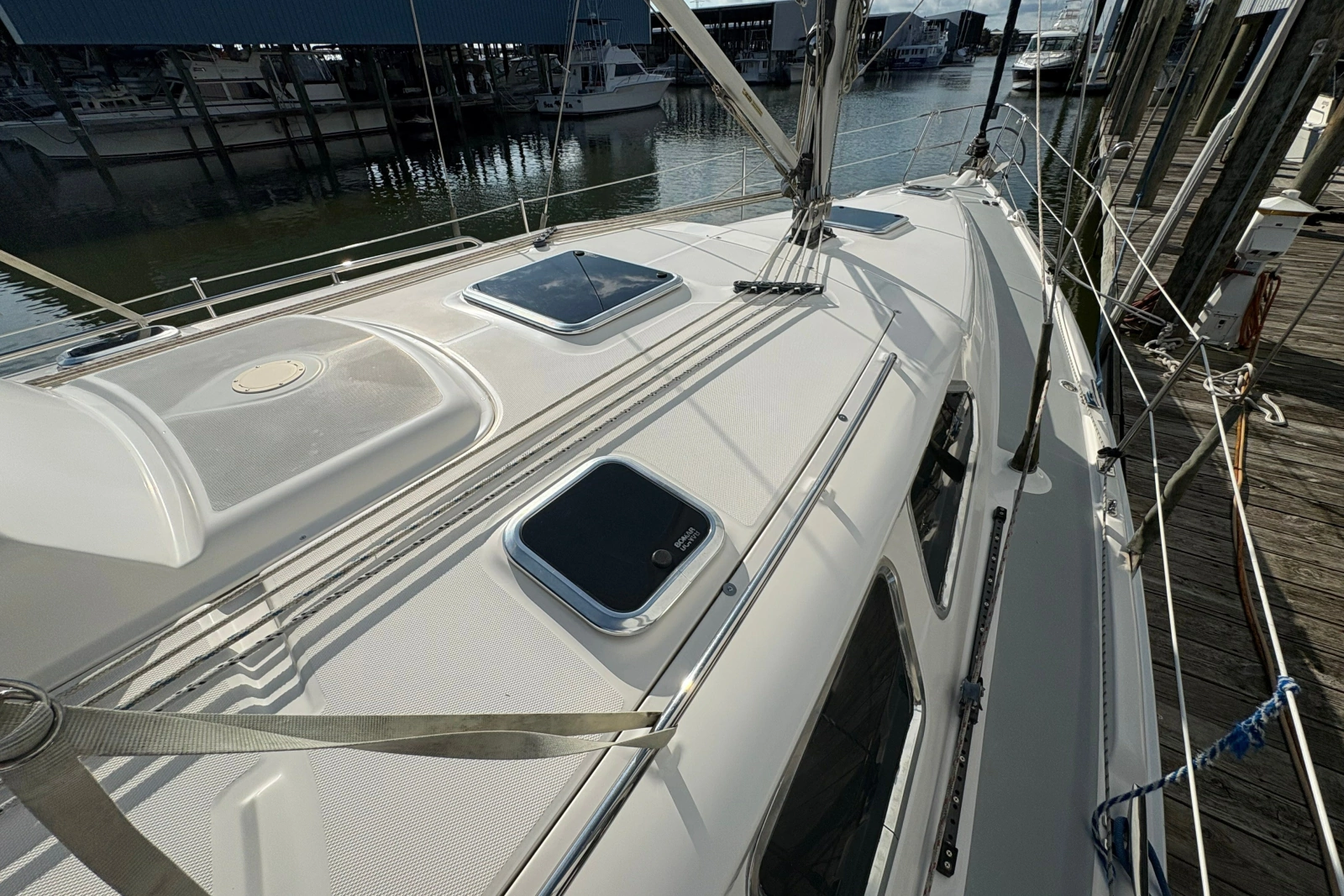 2007 Hunter 41 Deck Salon