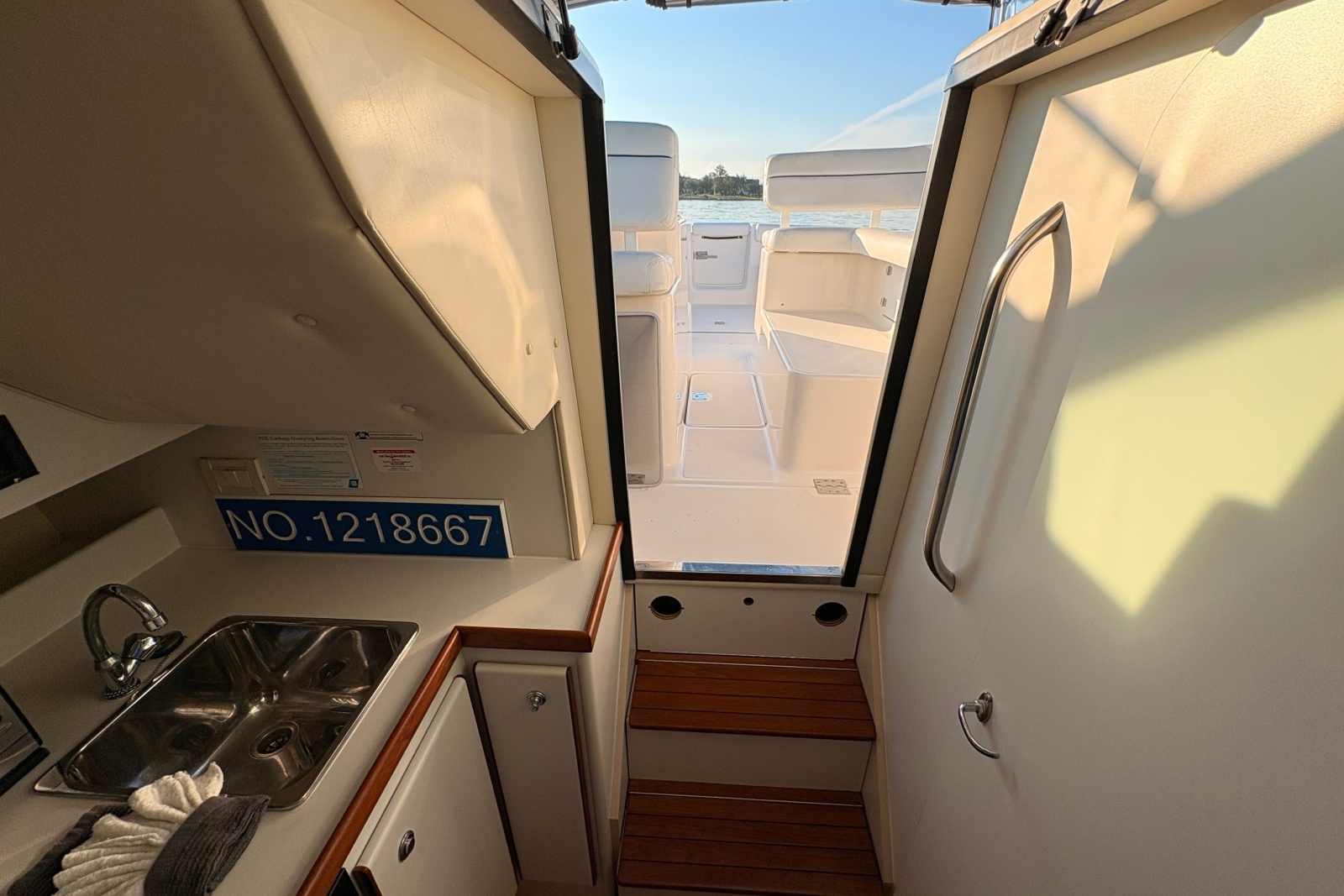 2003 Tiara Yachts 2900 Coronet