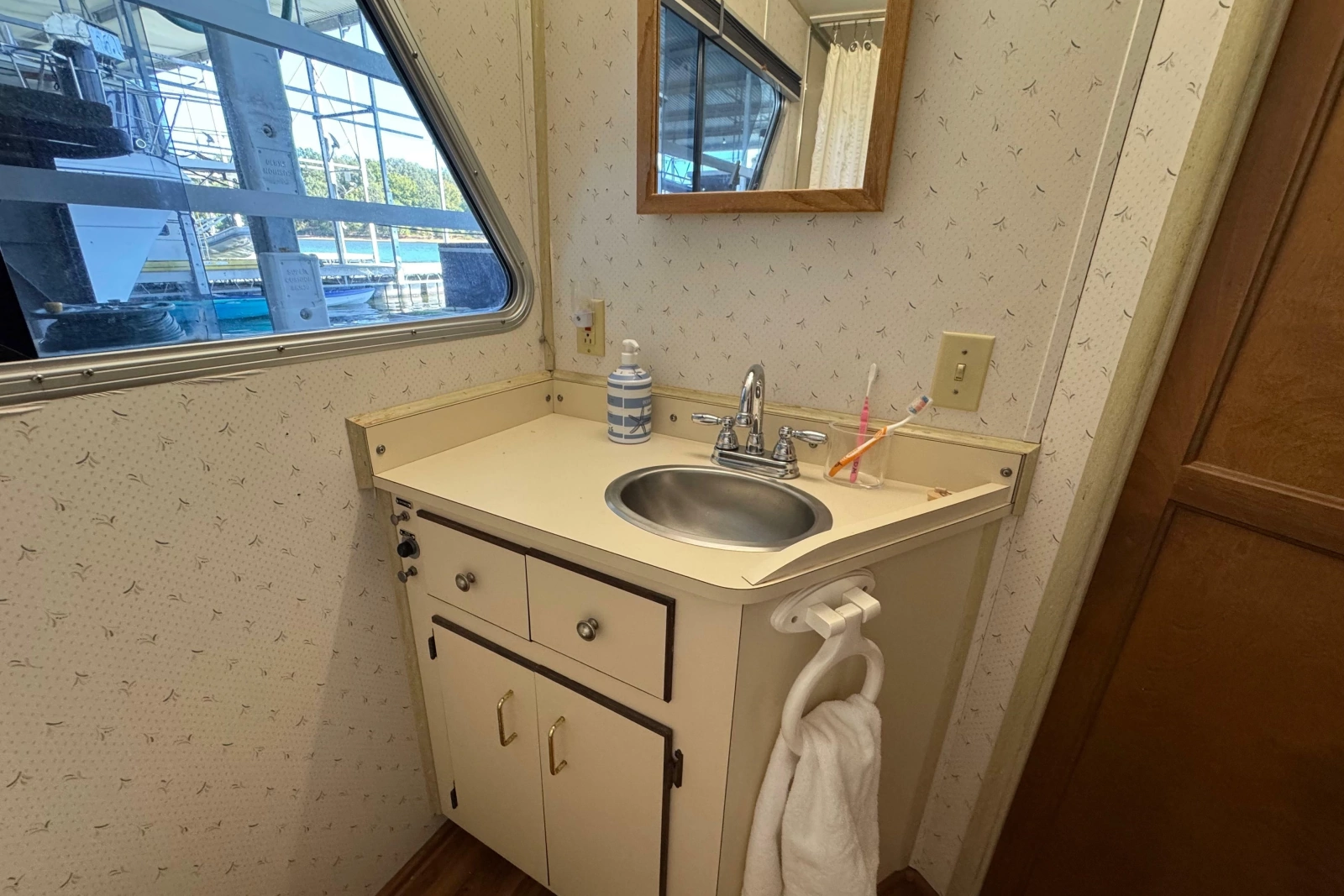 1993 Gibson 44 CABIN YACHT