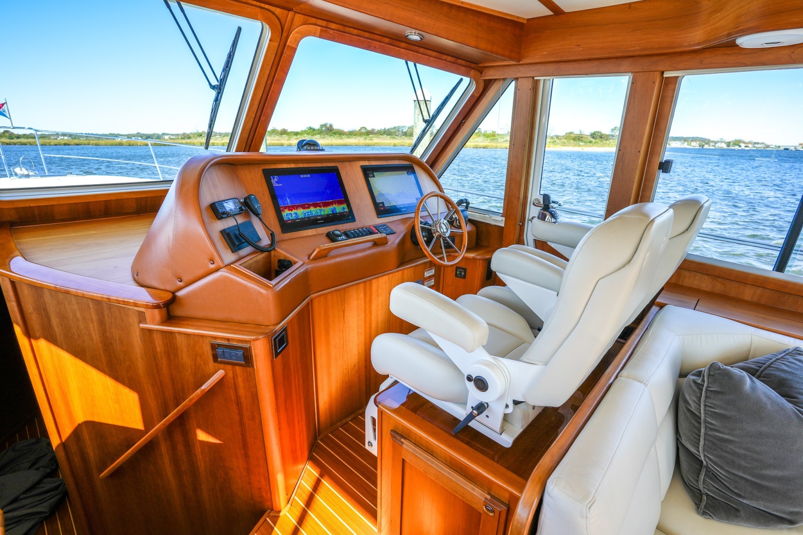 2022 Sabre 48 Salon Express