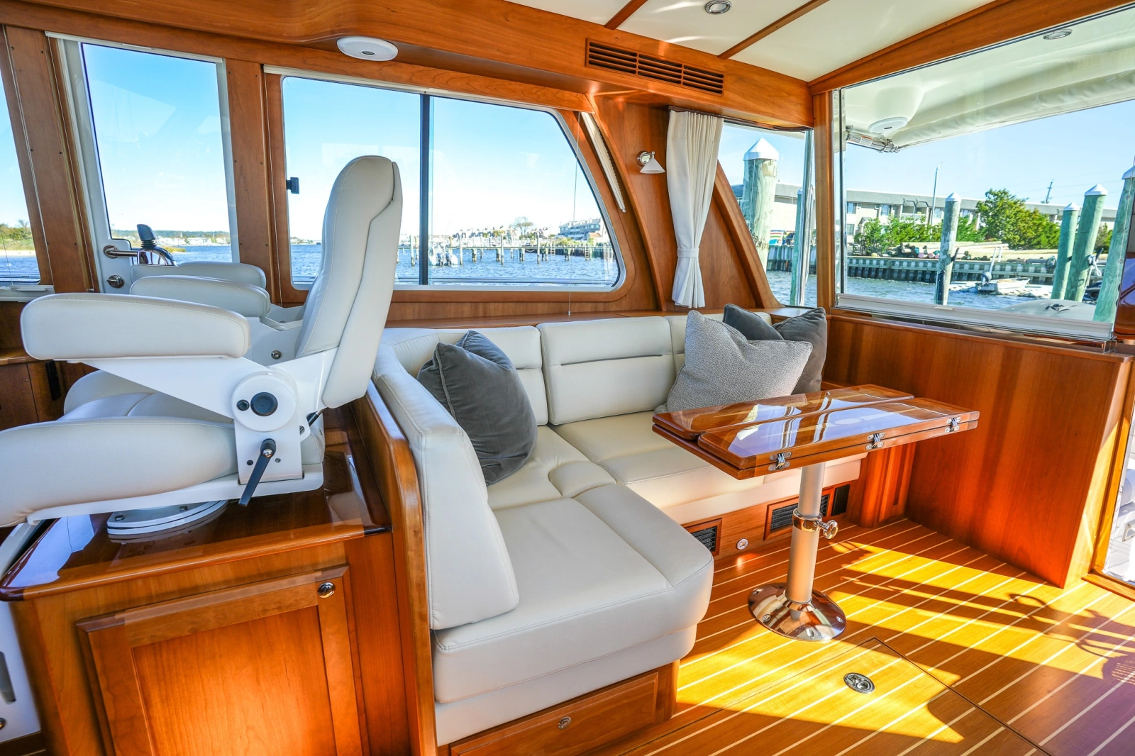 2022 Sabre 48 Salon Express
