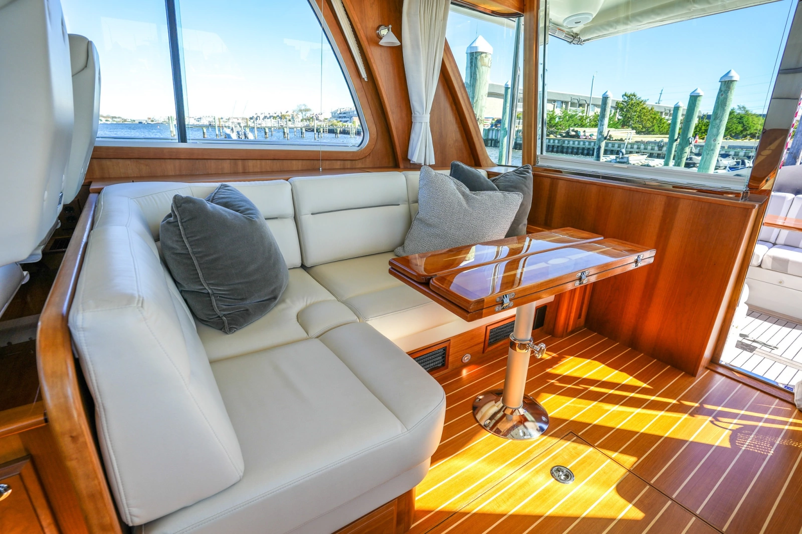 2022 Sabre 48 Salon Express