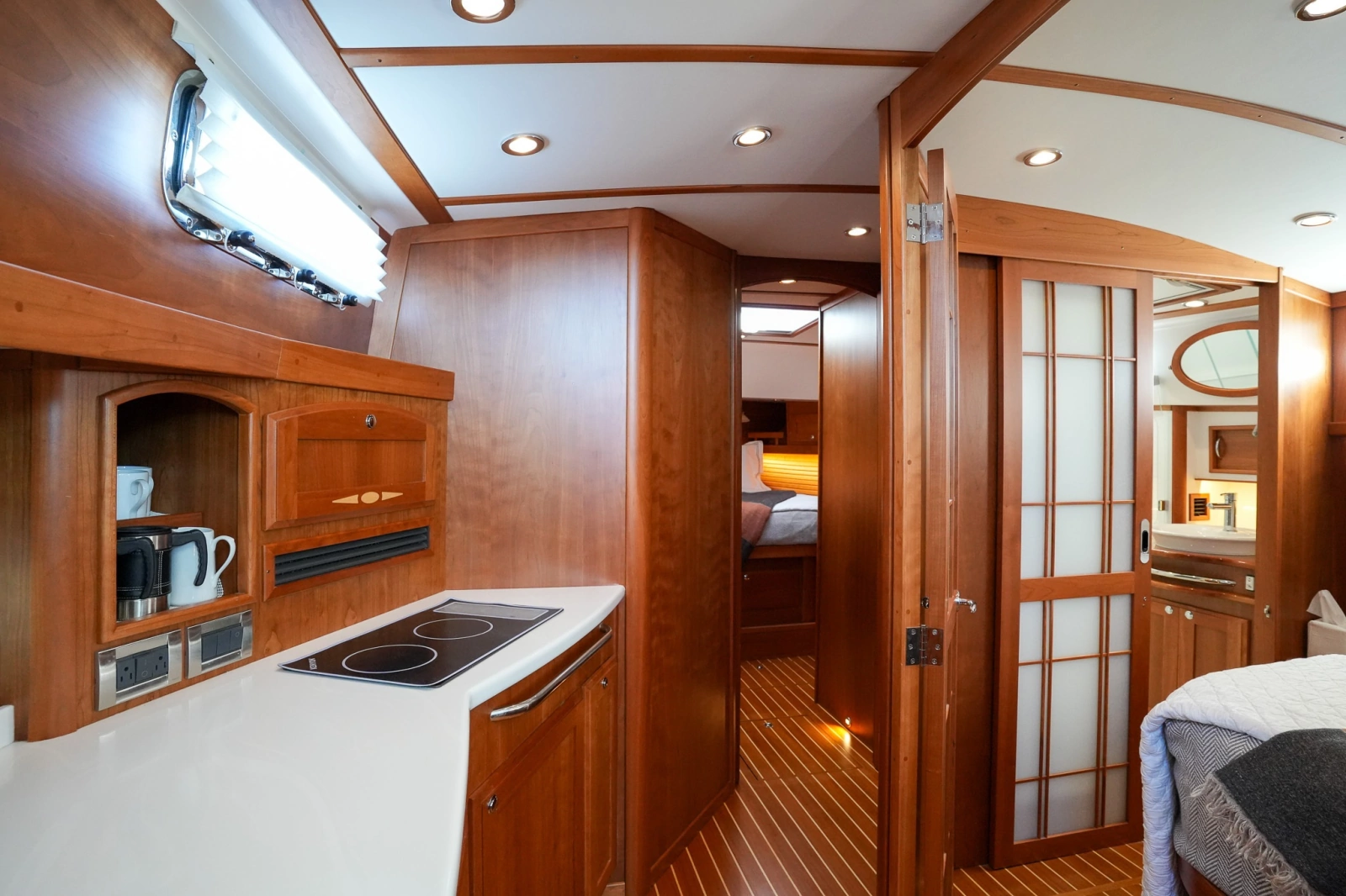 2022 Sabre 48 Salon Express
