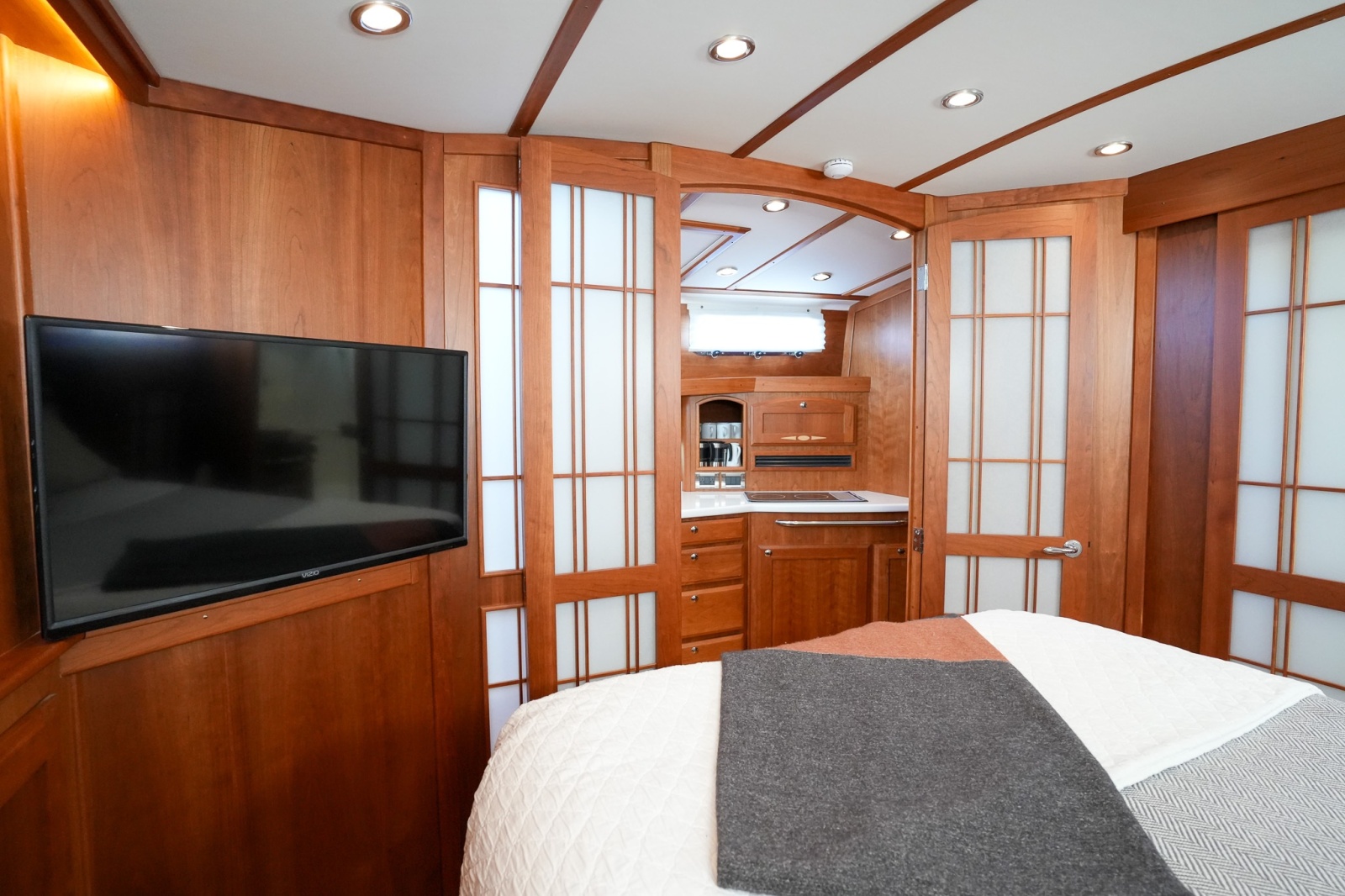 2022 Sabre 48 Salon Express