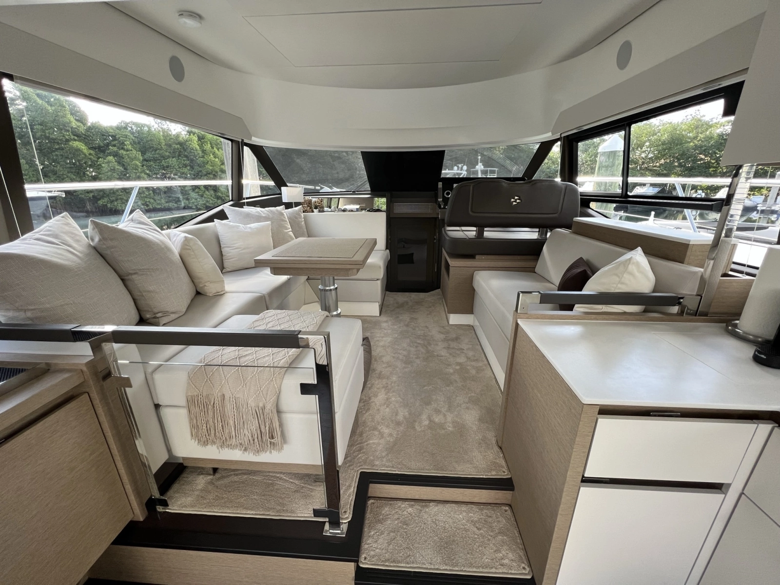 2022 Prestige 460