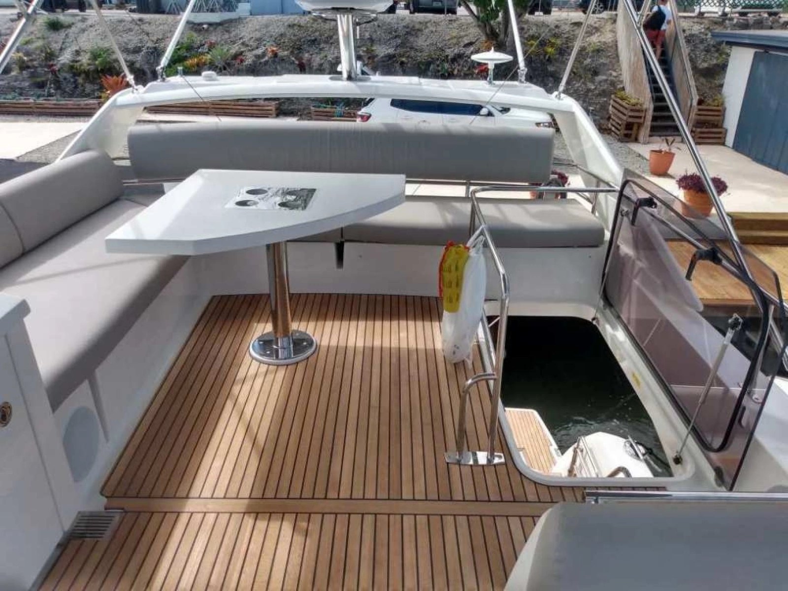 2022 Prestige 460