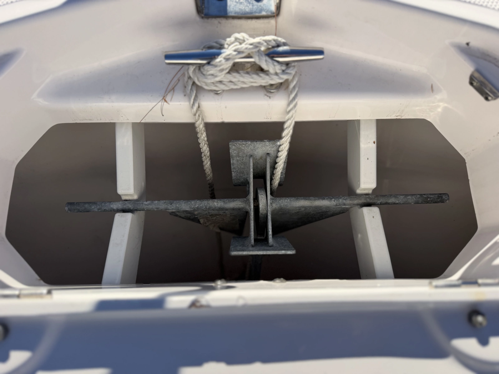 2014 Everglades 230 Center Console