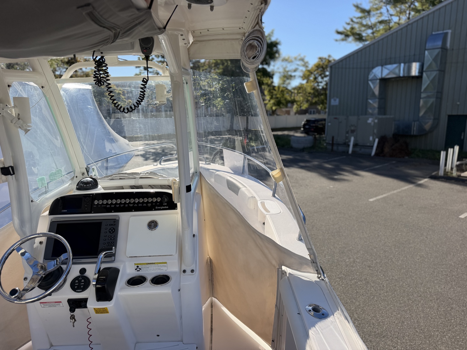 2014 Everglades 230 Center Console