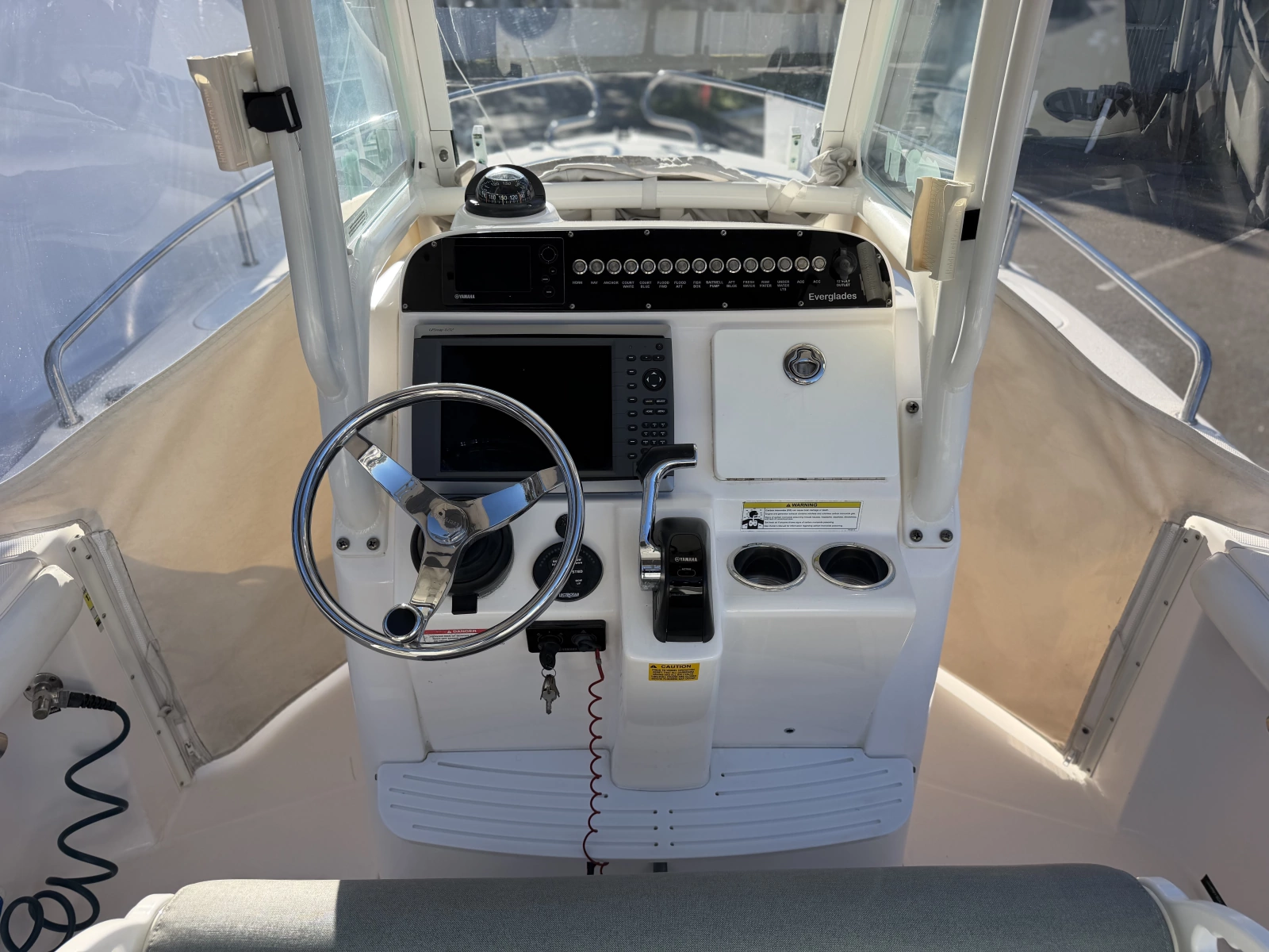 2014 Everglades 230 Center Console