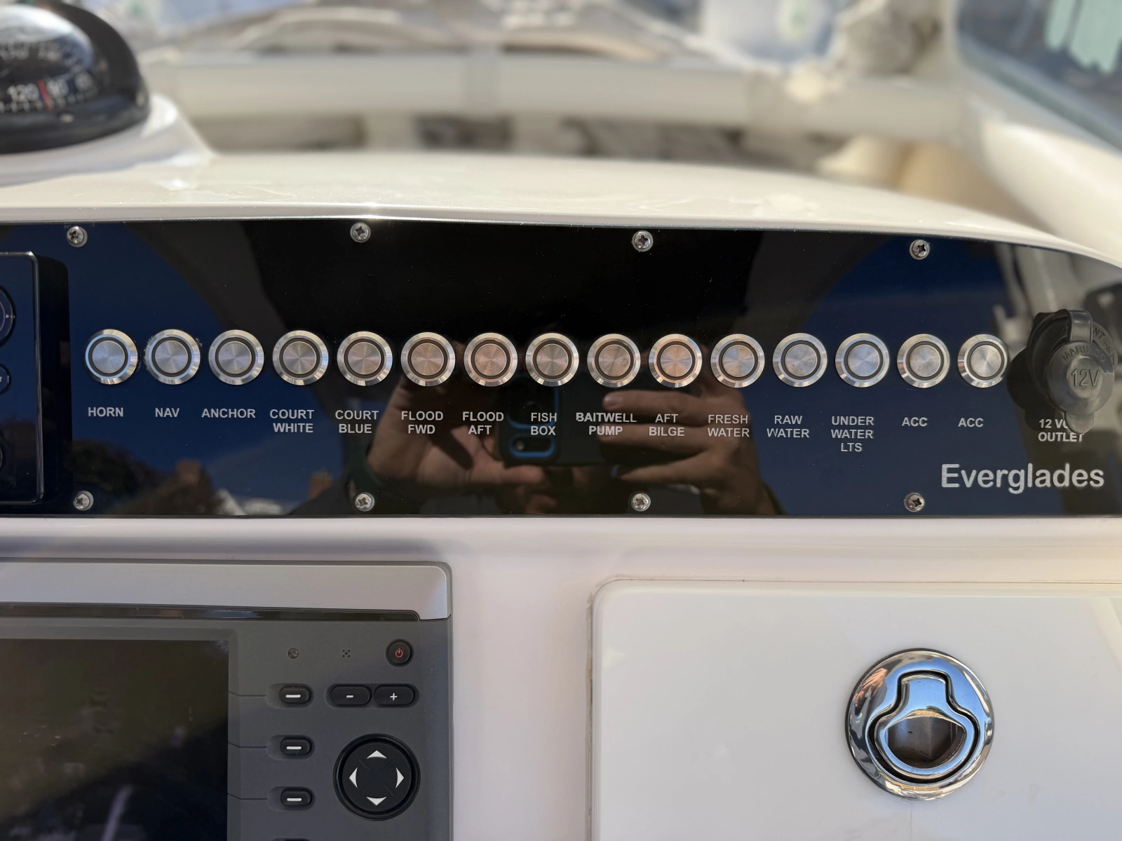 2014 Everglades 230 Center Console