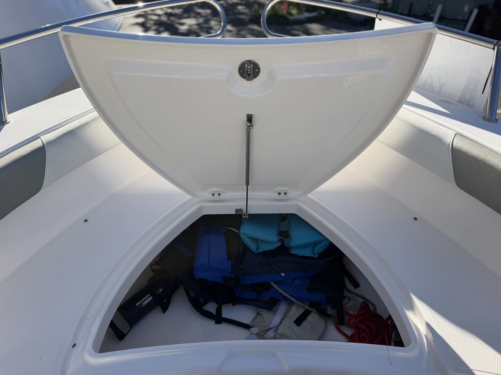 2014 Everglades 230 Center Console