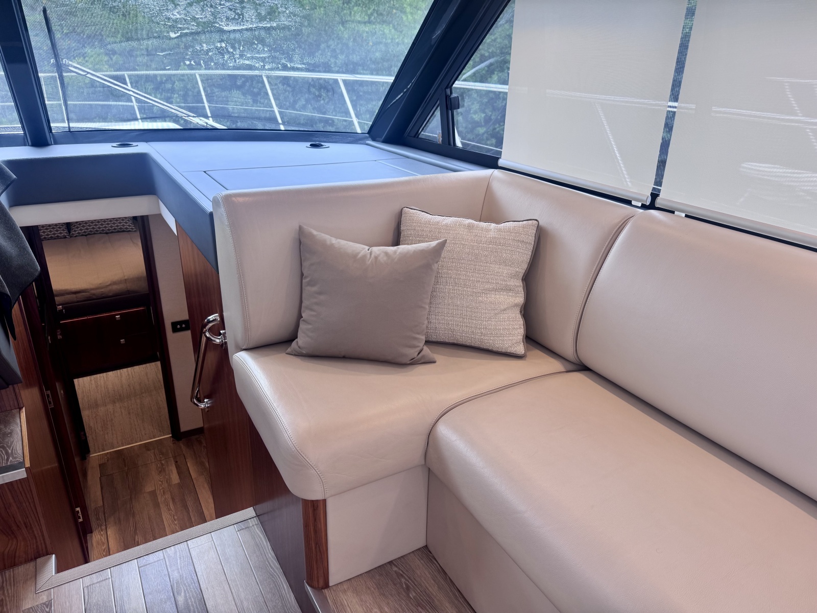 2020 Riviera 4800 Sport Yacht