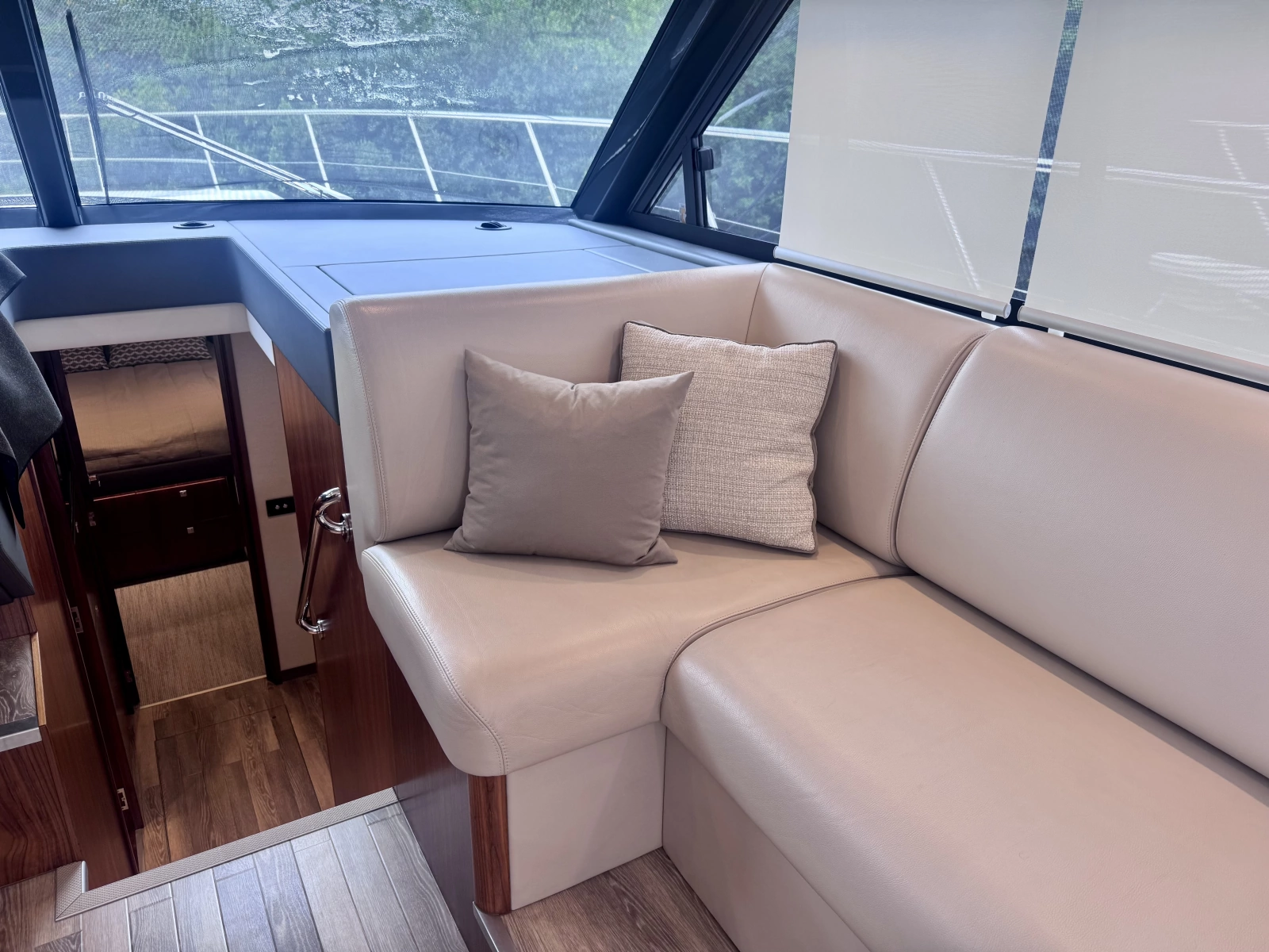 2020 Riviera 4800 Sport Yacht