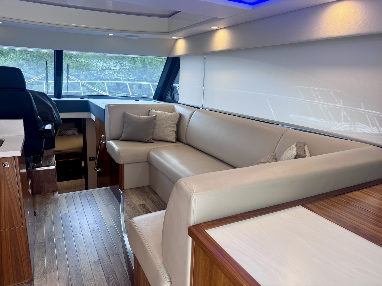 2020 Riviera 4800 Sport Yacht