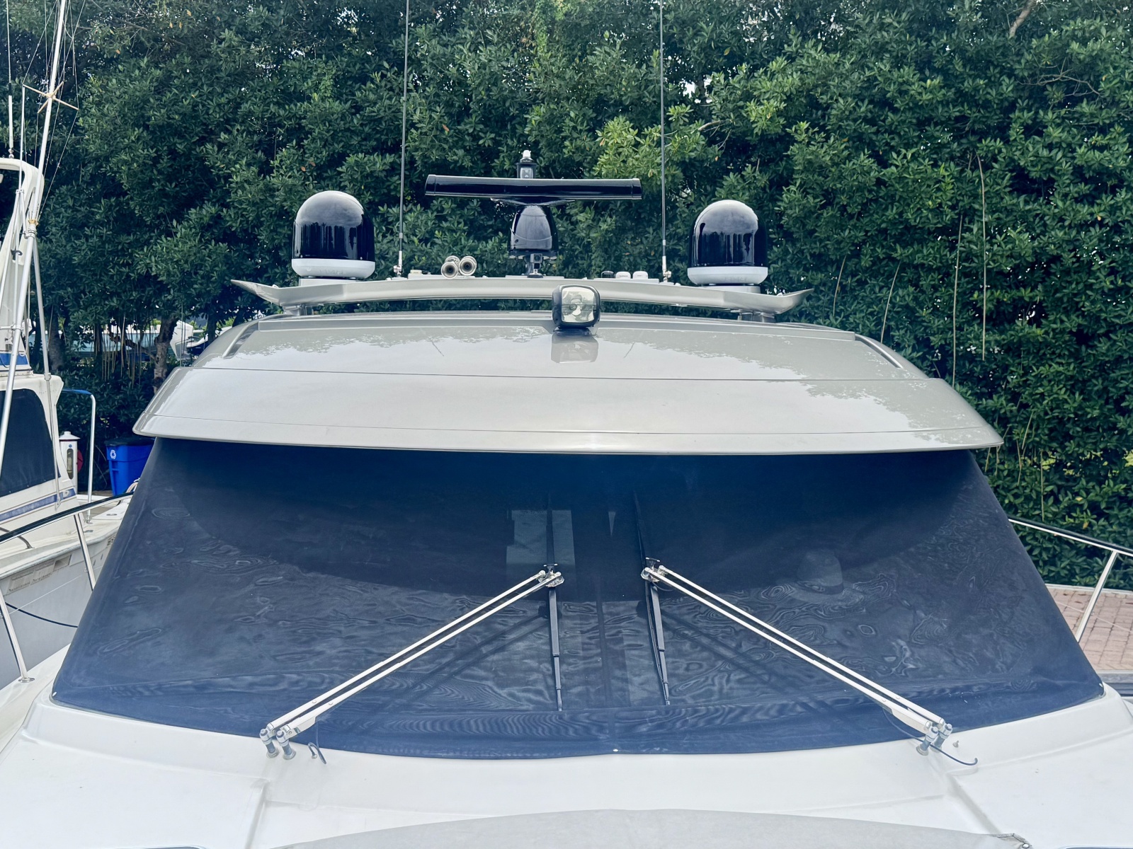 2020 Riviera 4800 Sport Yacht