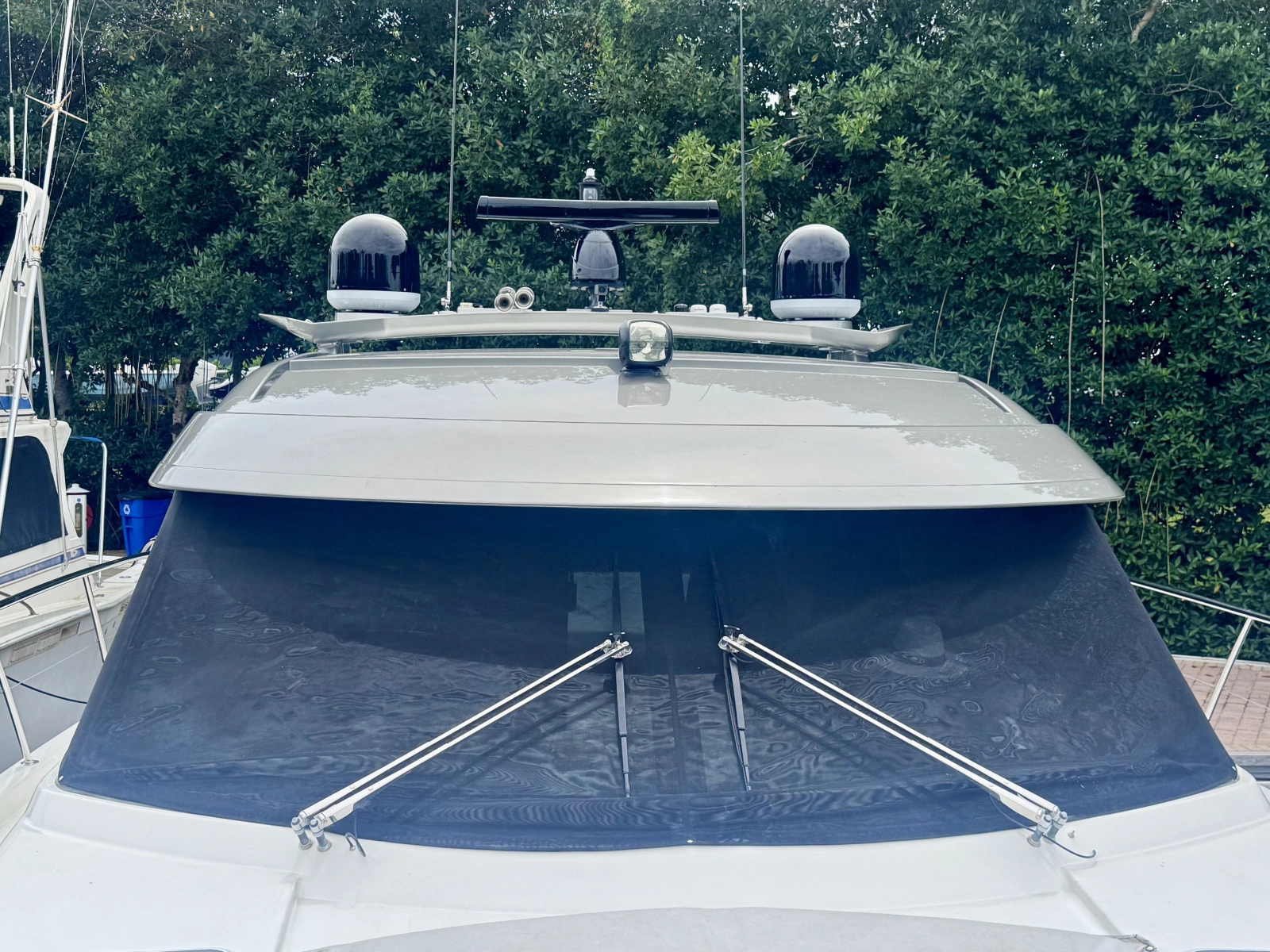 2020 Riviera 4800 Sport Yacht