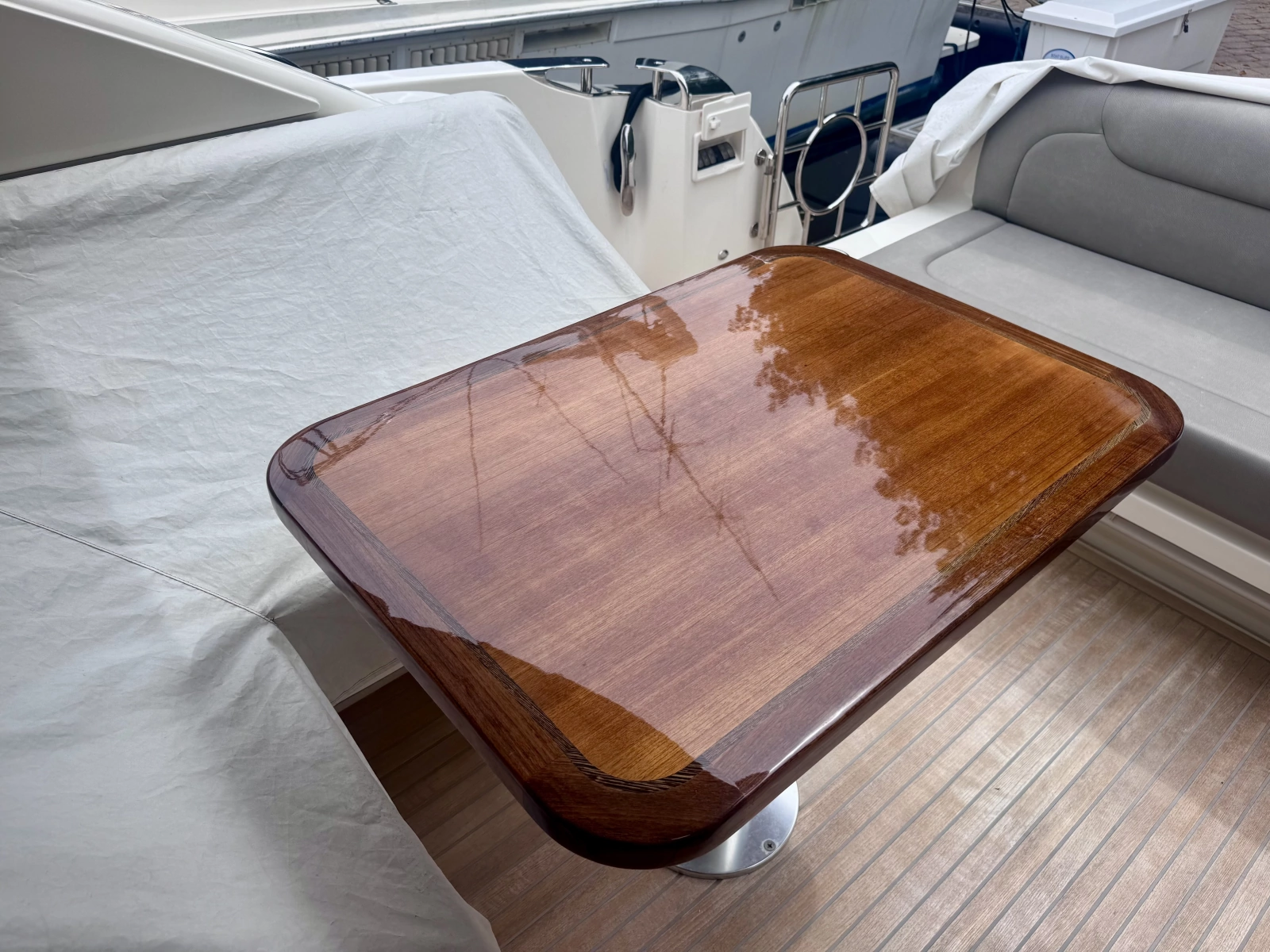 2020 Riviera 4800 Sport Yacht
