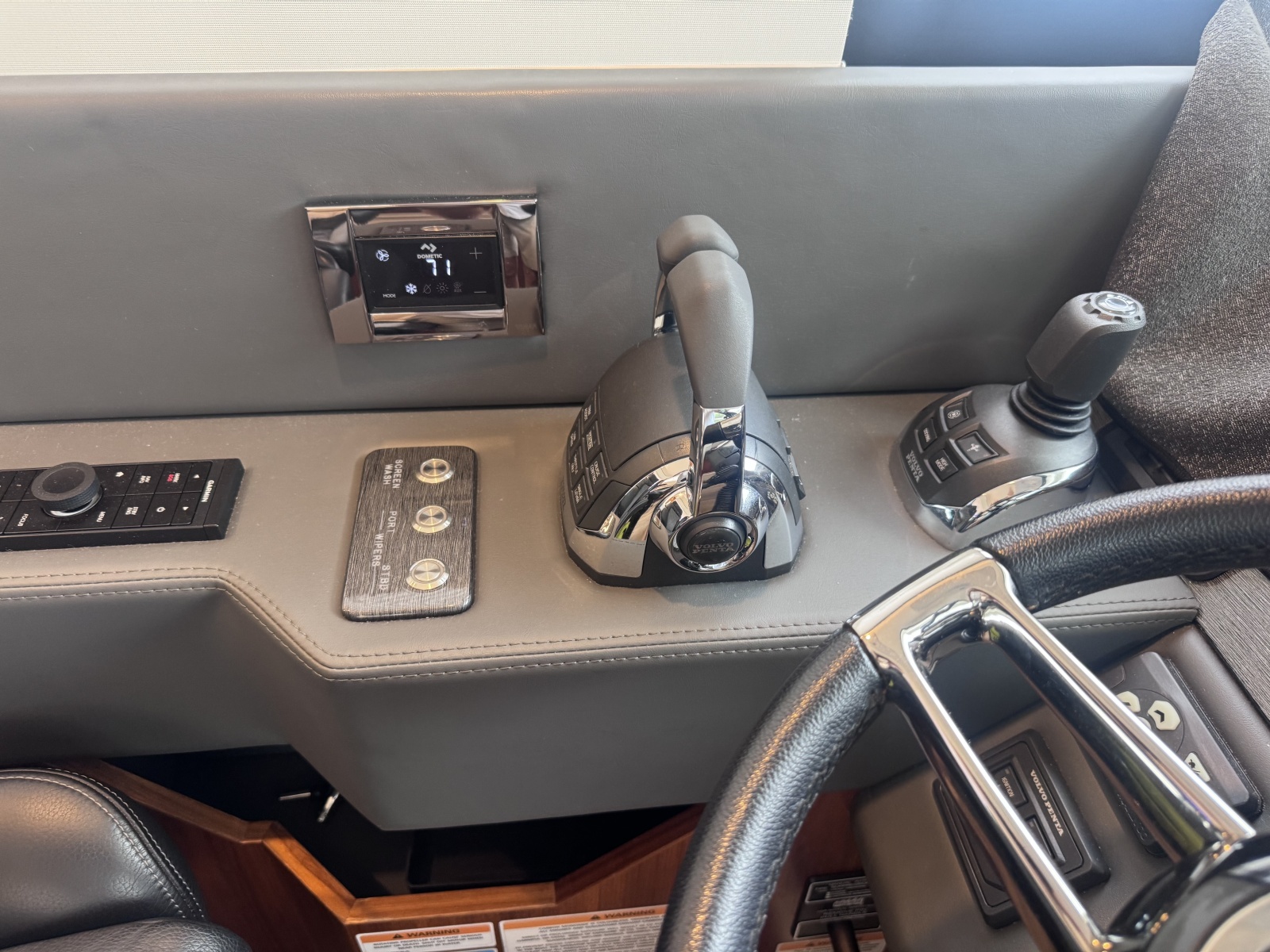 2020 Riviera 4800 Sport Yacht