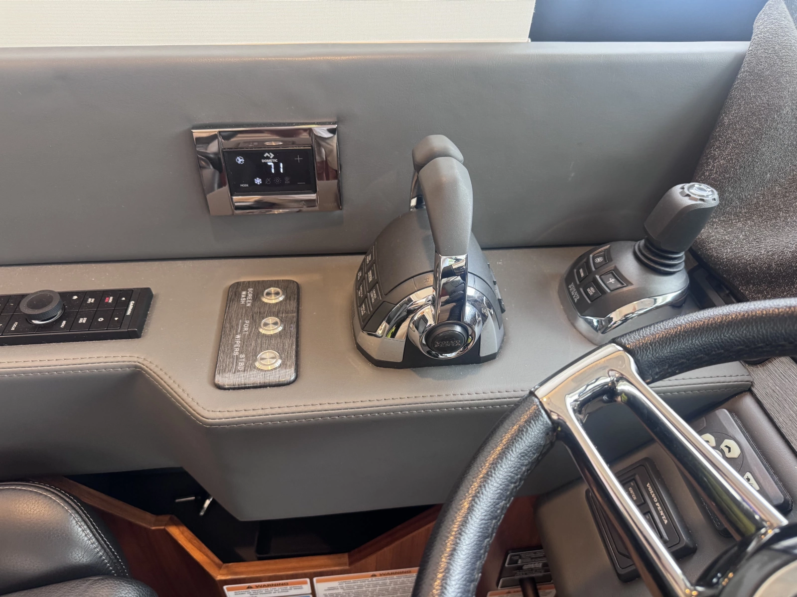 2020 Riviera 4800 Sport Yacht