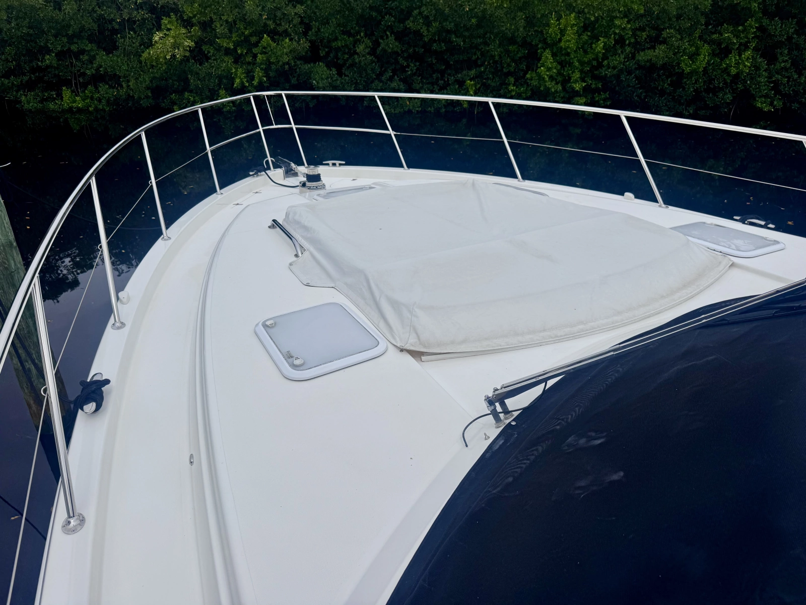 2020 Riviera 4800 Sport Yacht