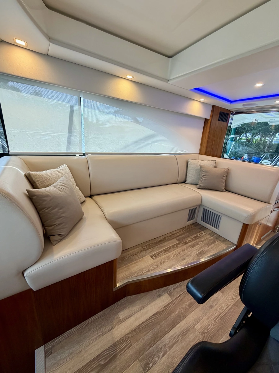 2020 Riviera 4800 Sport Yacht