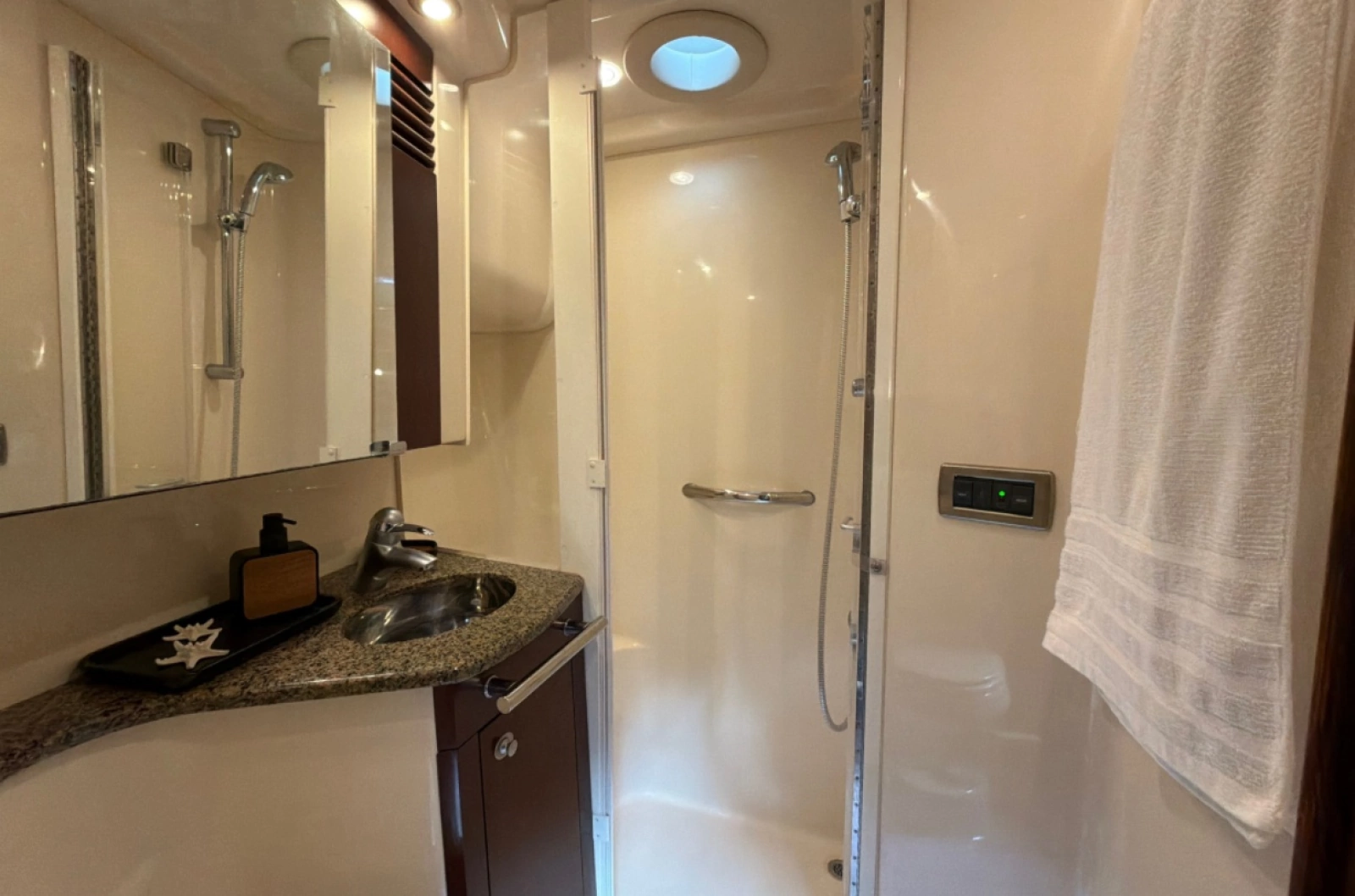 2007 Sea Ray 44 Sedan Bridge