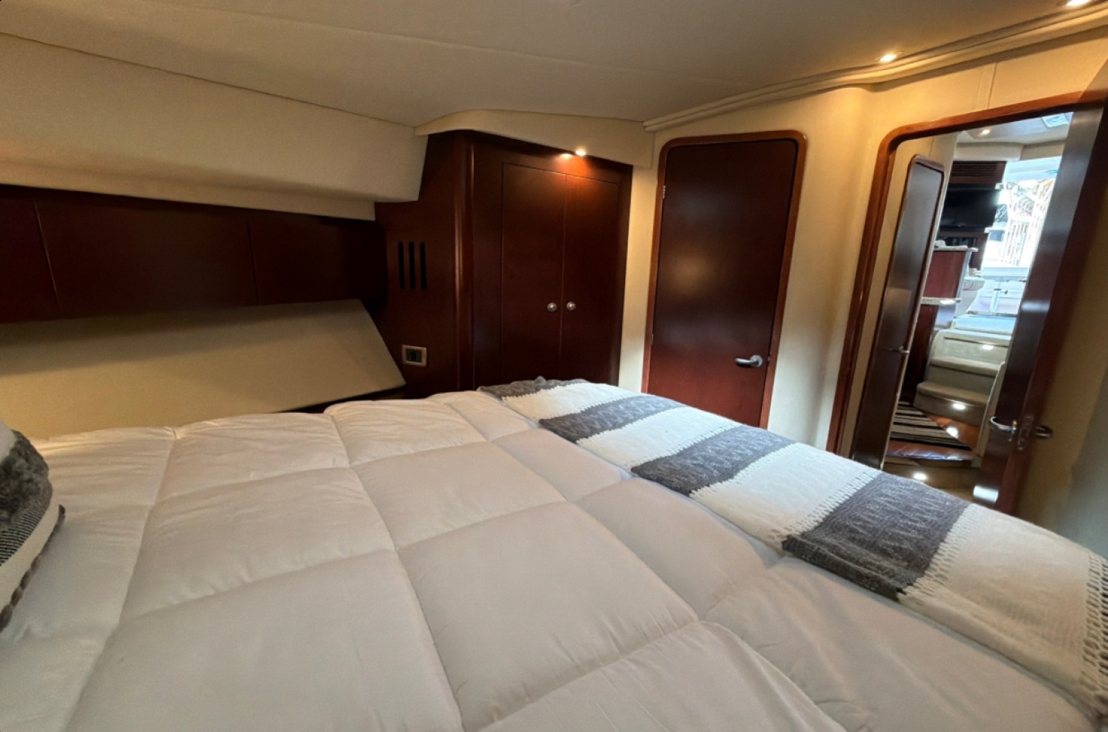 2007 Sea Ray 44 Sedan Bridge