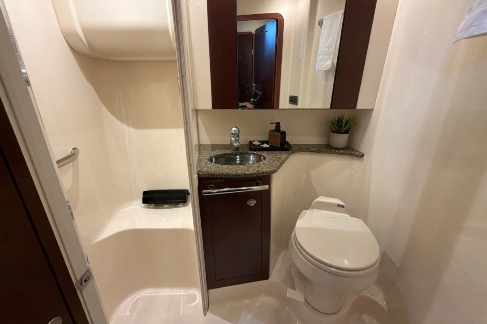 2007 Sea Ray 44 Sedan Bridge