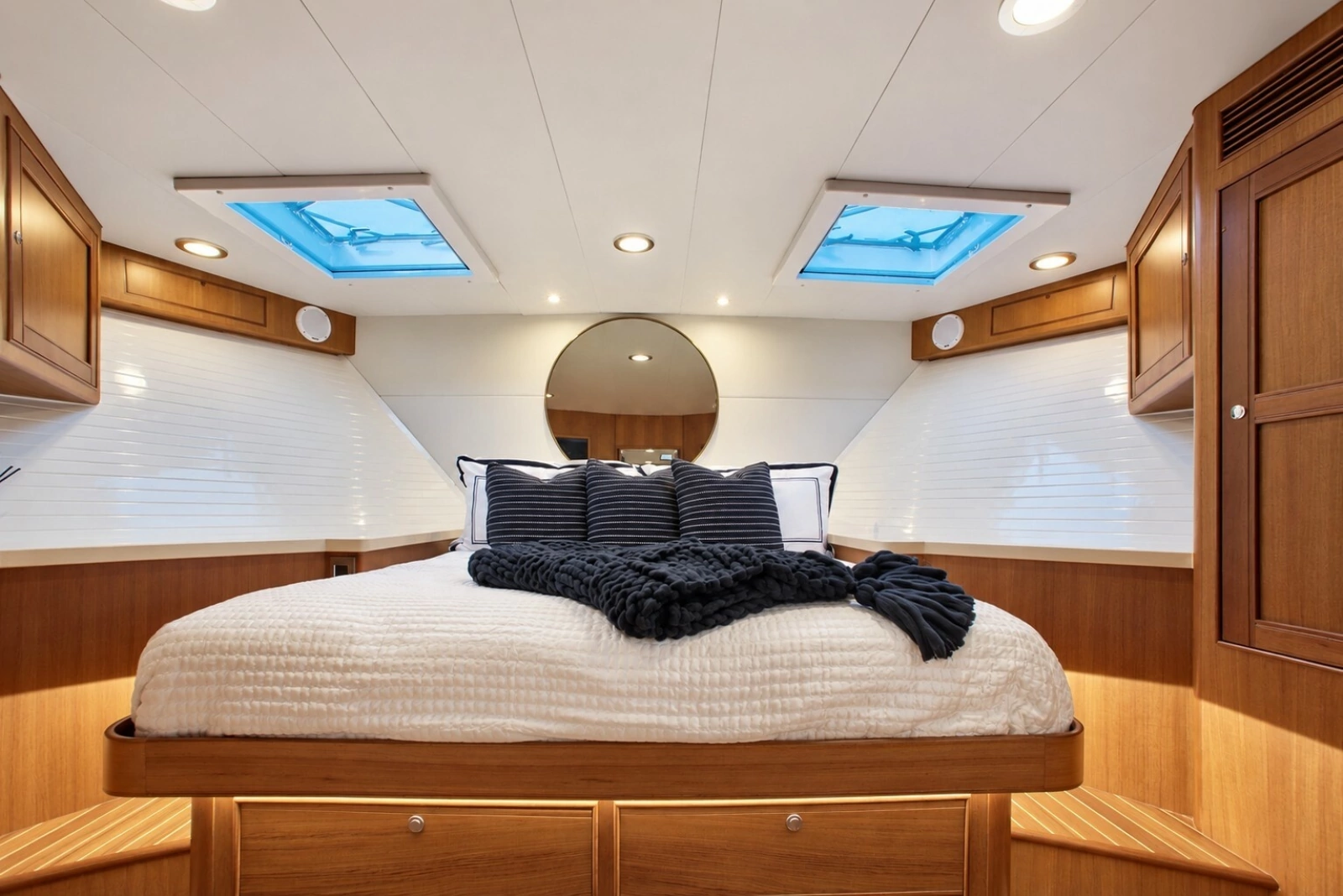 2017 Marlow Explorer 80E-CB