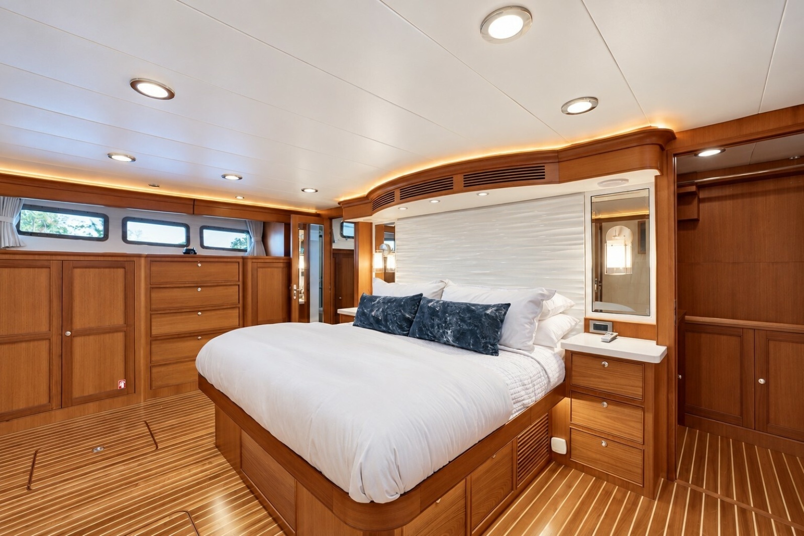 2017 Marlow Explorer 80E-CB