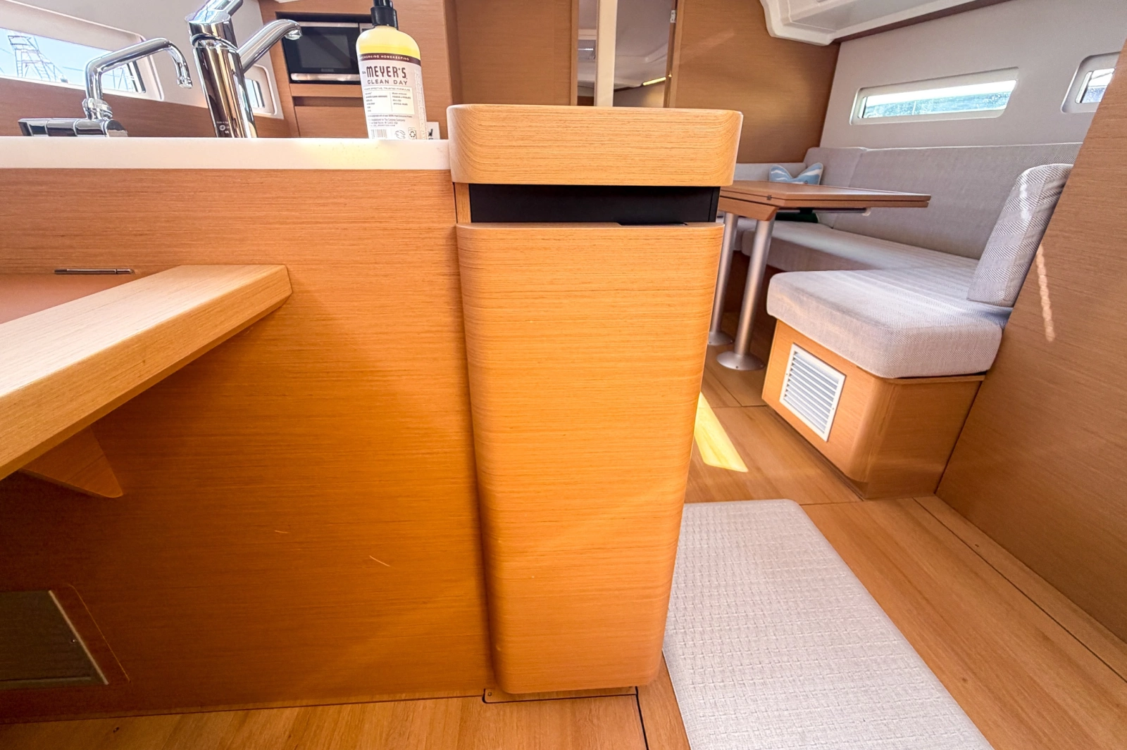 2024 Jeanneau Sun Odyssey 410