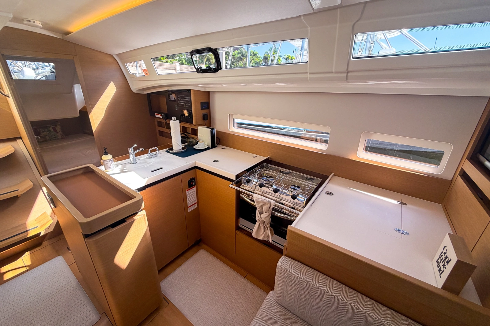 2024 Jeanneau Sun Odyssey 410