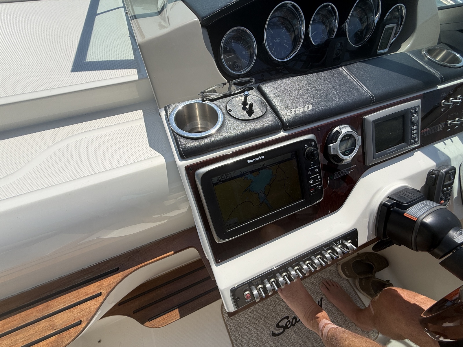 2013 Sea Ray Sundancer 350