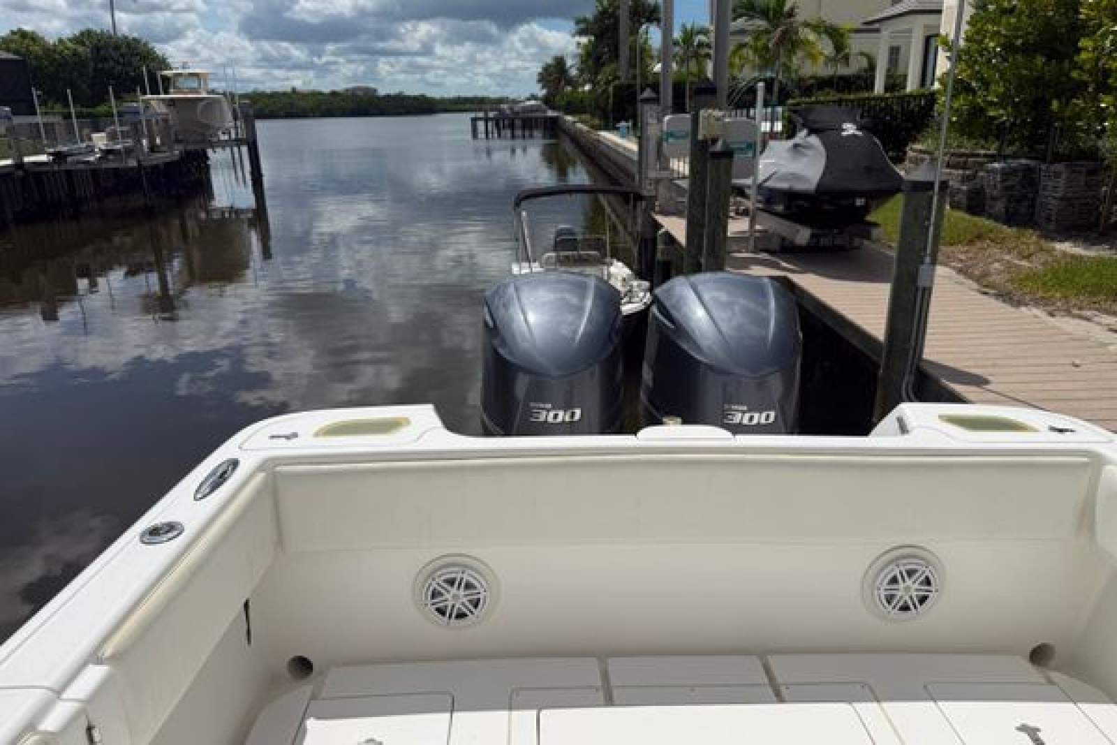 2014 Intrepid 327