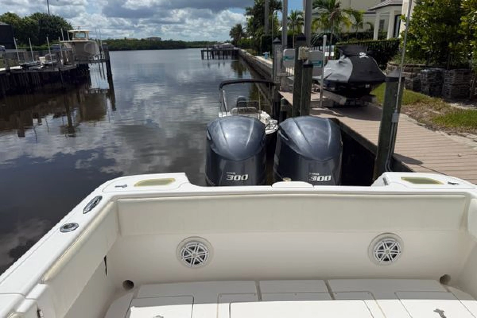 2014 Intrepid 327