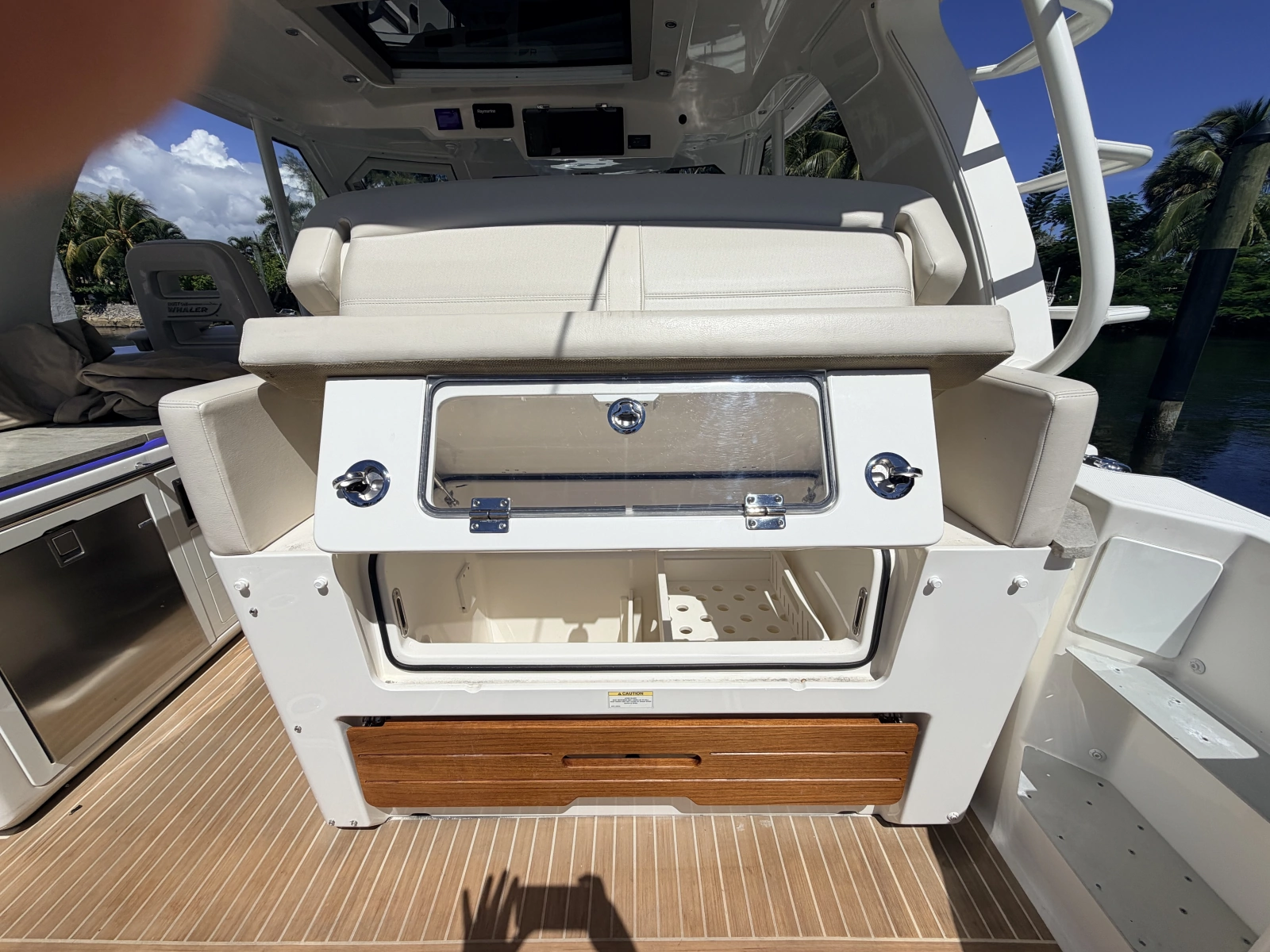 2020 Boston Whaler 