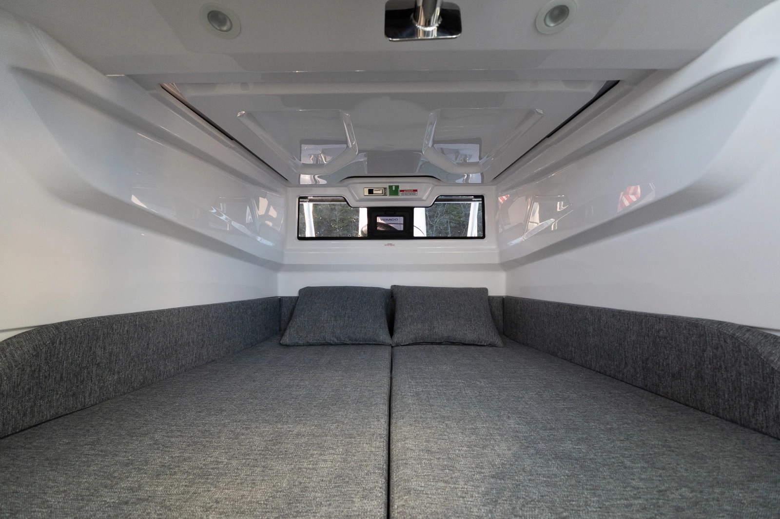 2026 Axopar Cross Cabin
