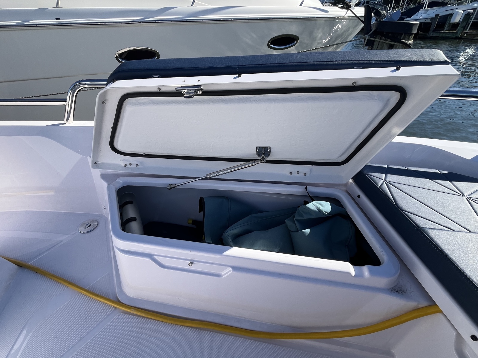2026 Axopar Cross Cabin