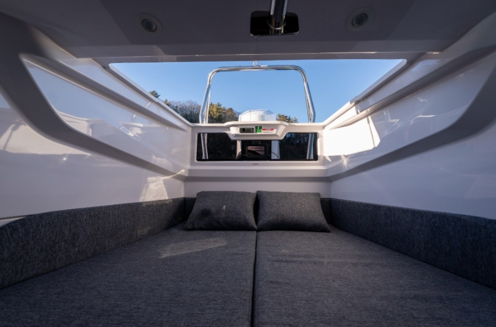 2026 Axopar Cross Cabin