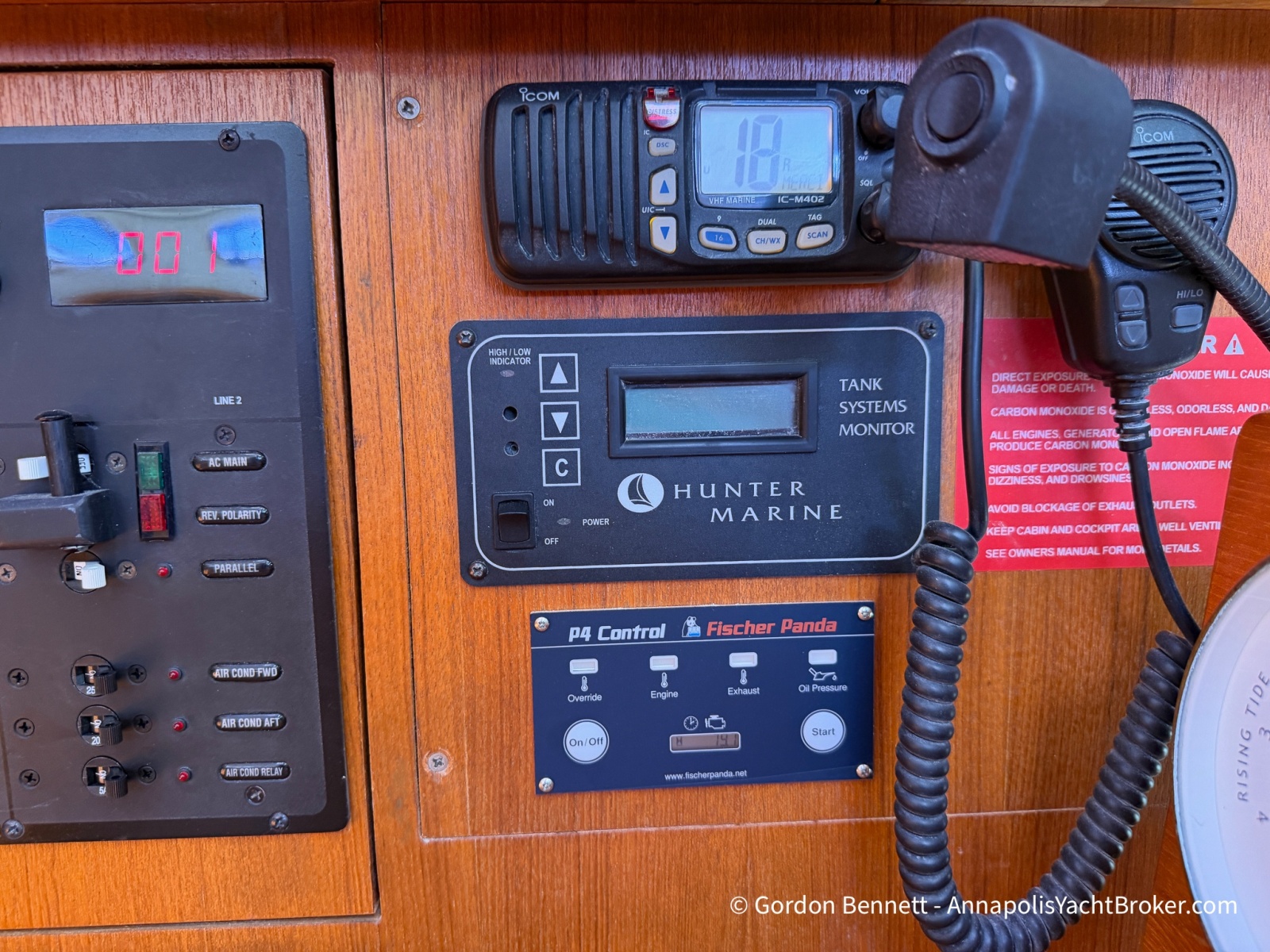 2005 Hunter 38