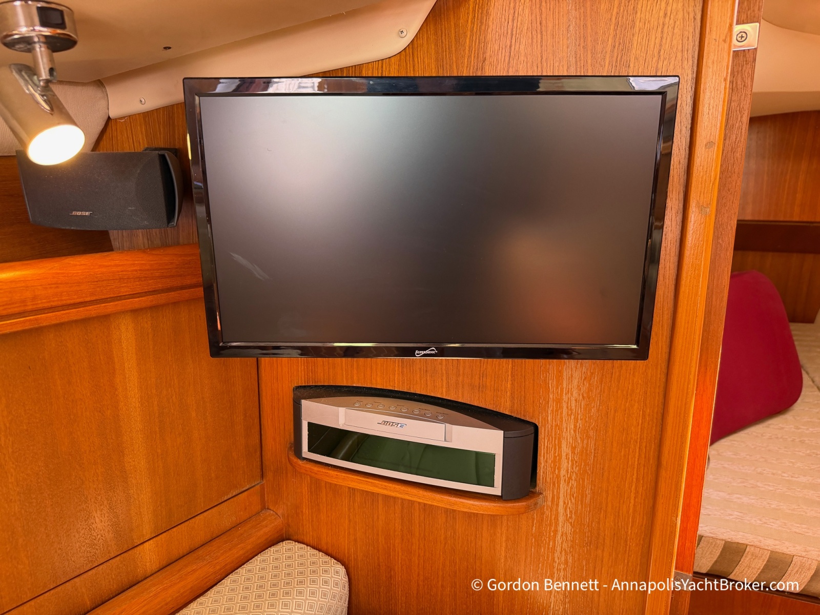 2005 Hunter 38