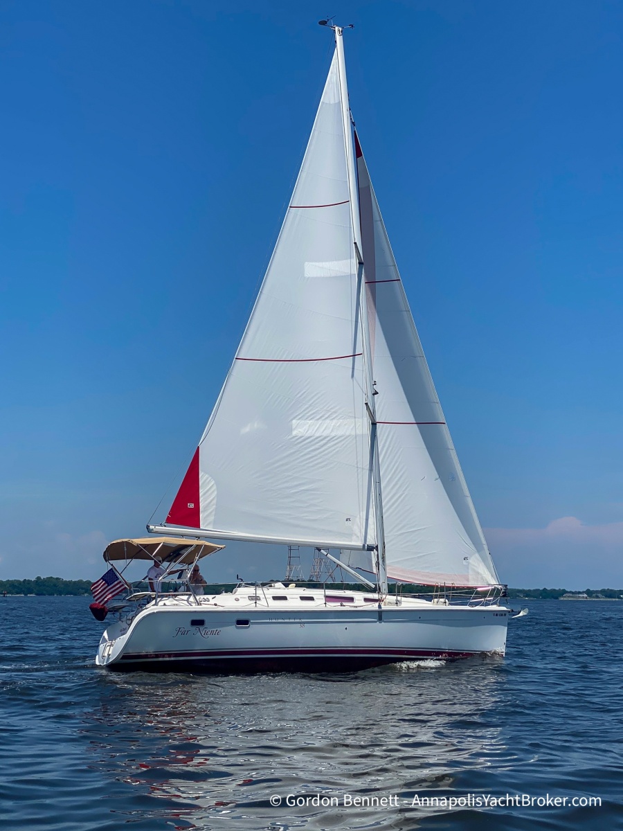 2005 Hunter 38