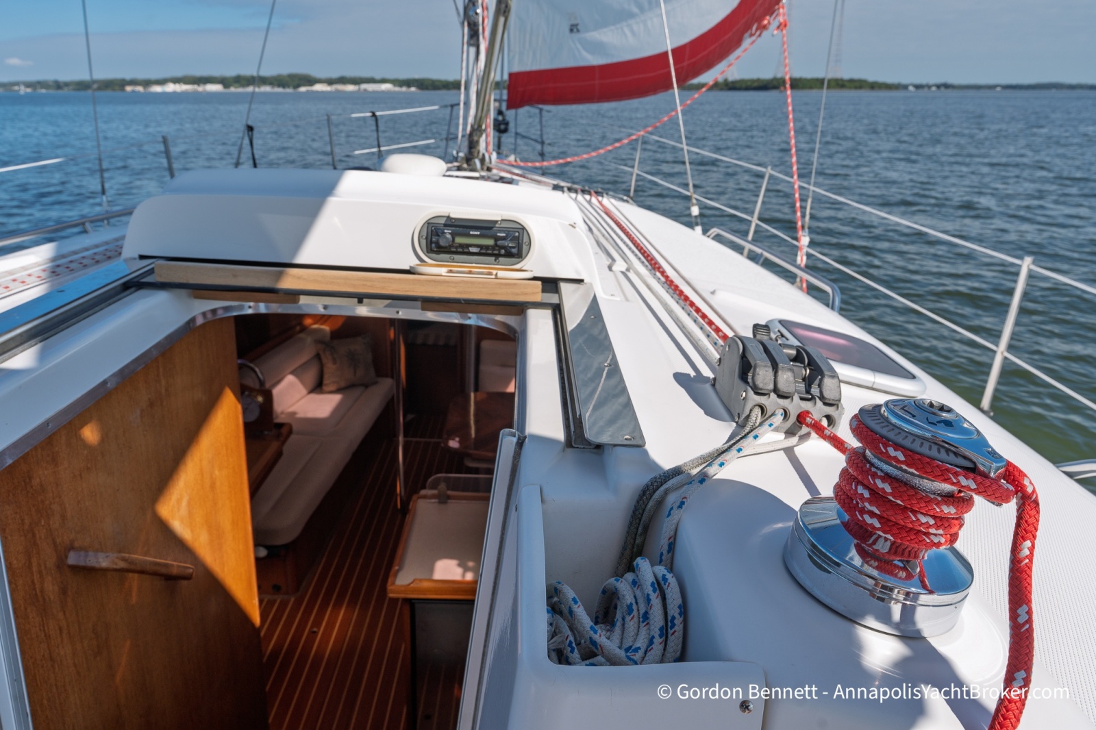 2005 Hunter 38